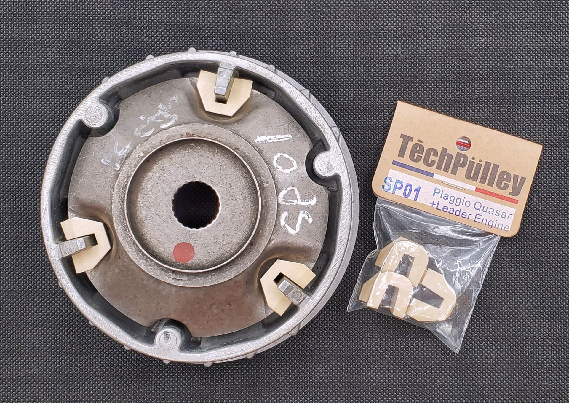 VESPA GTS 300 (ESKİ MODEL İÇİN) KAYDIRICI KIZAK(Slider)